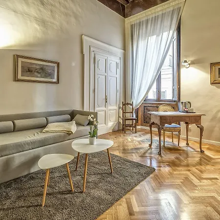 Terrace Pantheon Relais Hotel