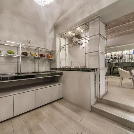 Terrace Pantheon Relais Hotel 4*