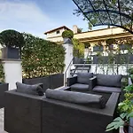 Terrace Pantheon Relais