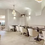 Terrace Pantheon Relais 4*