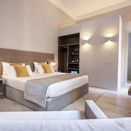 Terrace Pantheon Relais